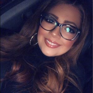 Meet your Posher, Esperanza